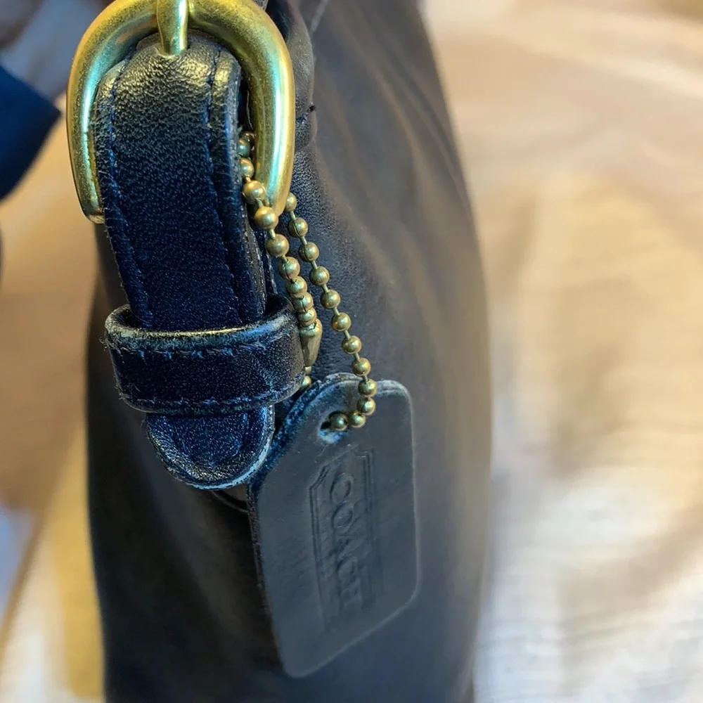 Coach Vintage classic leather shoulder small bag
